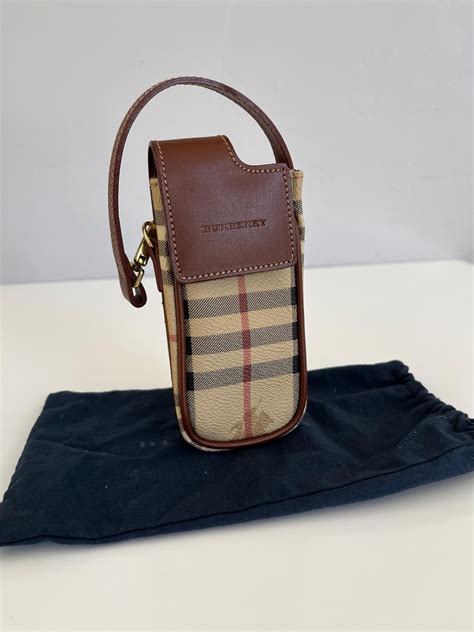 burberry cell accessories